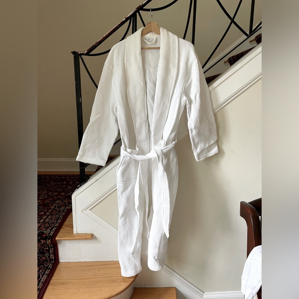 White Company waffle dressing gown unisex